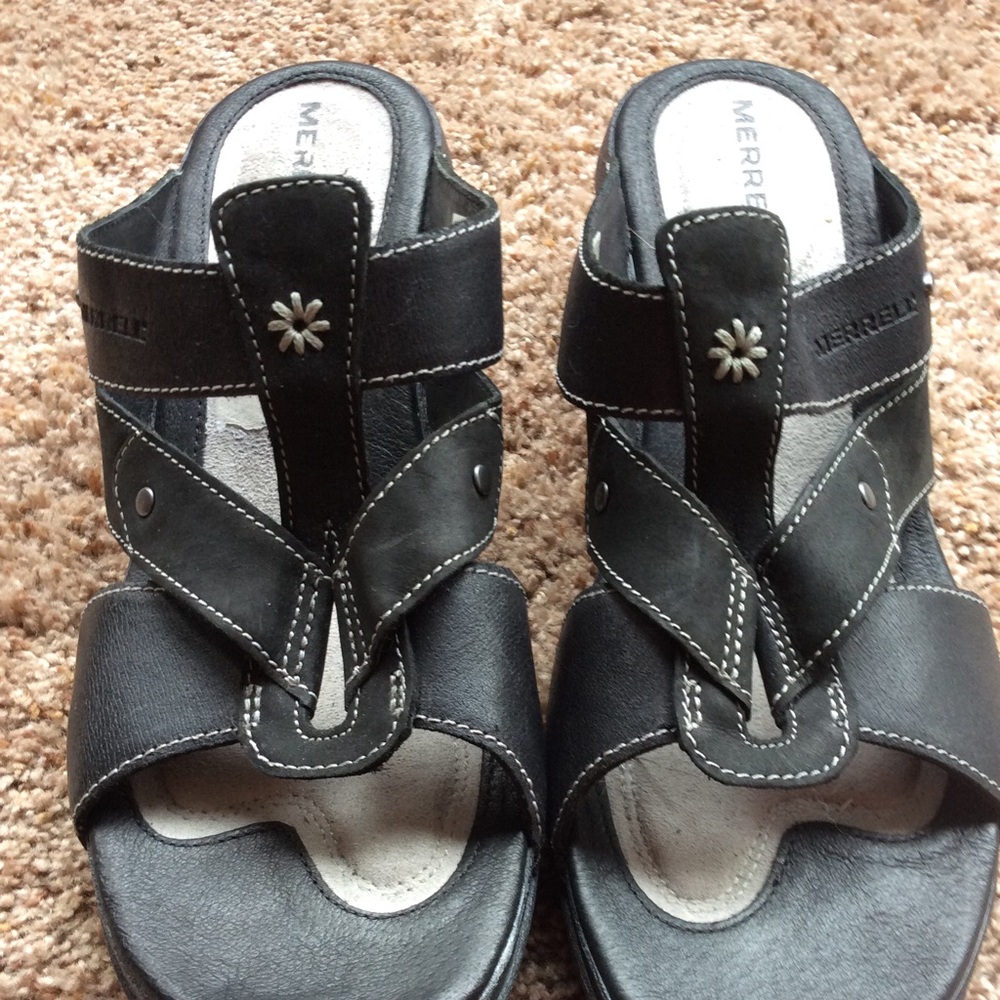 Merrill sandals